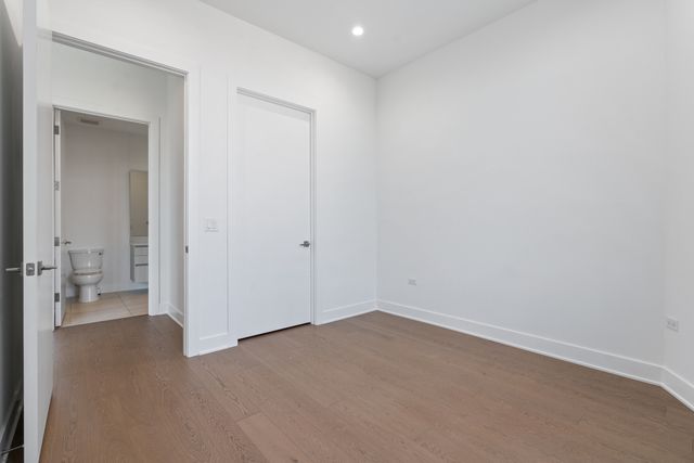 6 N Bishop Street 406, Chicago, IL 60607