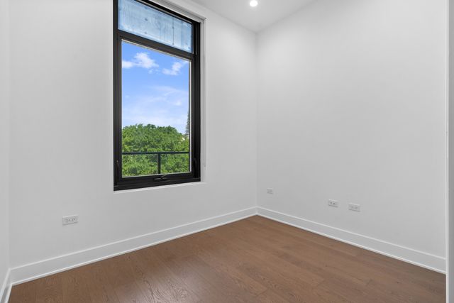 6 N Bishop Street 406, Chicago, IL 60607