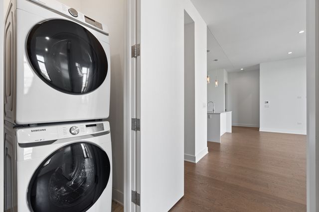 6 N Bishop Street 406, Chicago, IL 60607