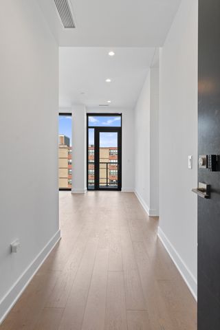6 N Bishop Street 406, Chicago, IL 60607