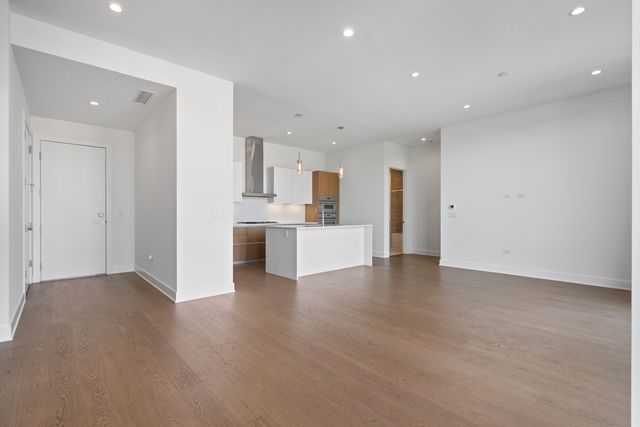 6 N Bishop Street 406, Chicago, IL 60607