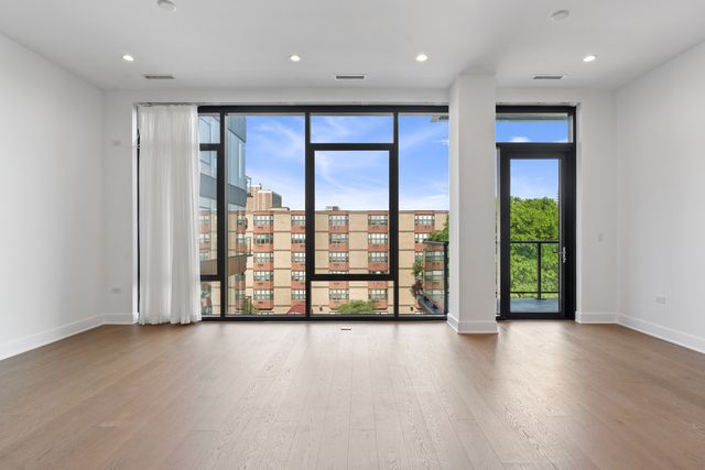 6 N Bishop Street 406, Chicago, IL 60607