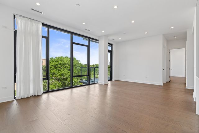 6 N Bishop Street 406, Chicago, IL 60607