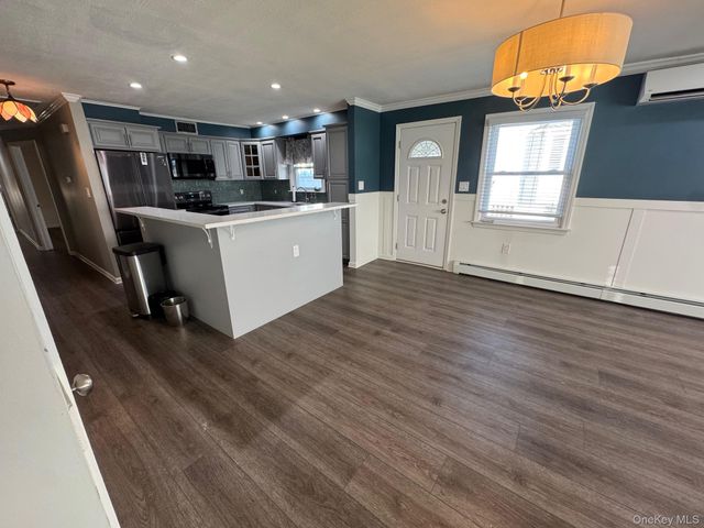 553 E Fulton Street, Long Beach, NY 11561