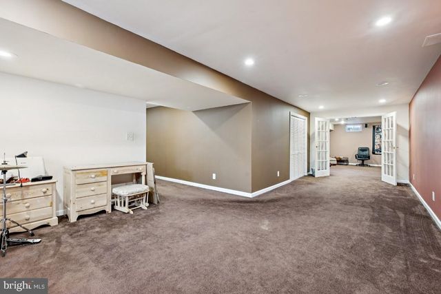 12 ANCHOR CT, Hainesport, NJ 08036