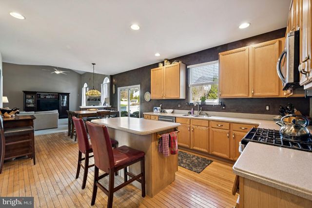 12 ANCHOR CT, Hainesport, NJ 08036