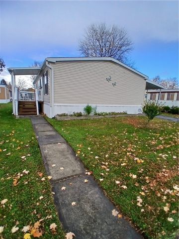 26 Seneca Lane, Manchester, NY 14504