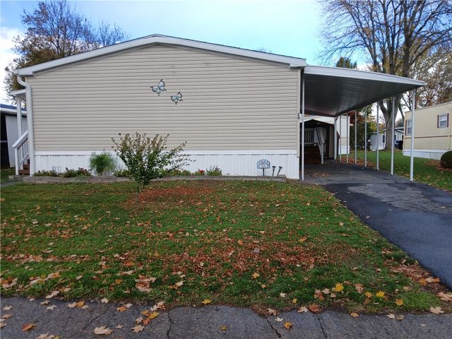 26 Seneca Lane, Manchester, NY 14504