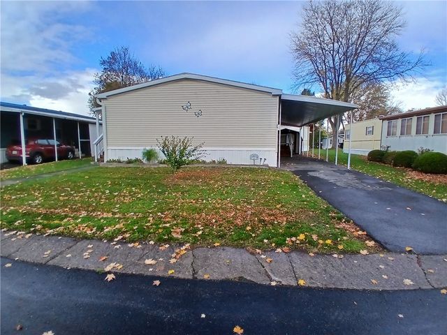 26 Seneca Lane, Manchester, NY 14504
