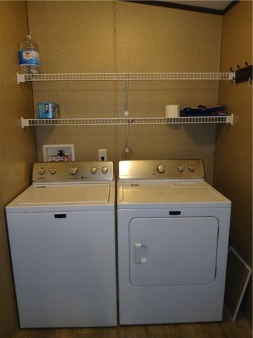 26 Seneca Lane, Manchester, NY 14504