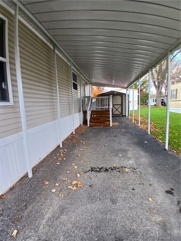 26 Seneca Lane, Manchester, NY 14504