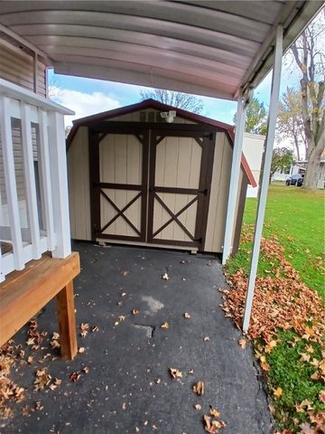 26 Seneca Lane, Manchester, NY 14504