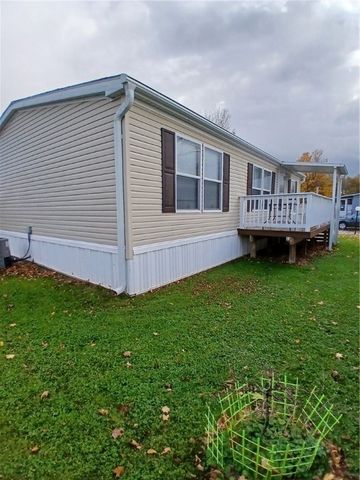 26 Seneca Lane, Manchester, NY 14504