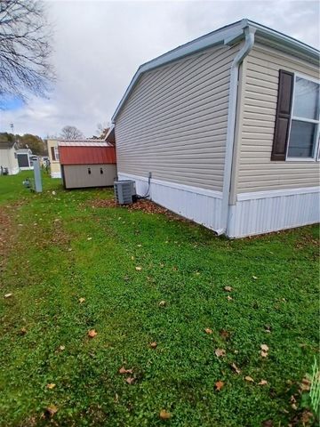 26 Seneca Lane, Manchester, NY 14504