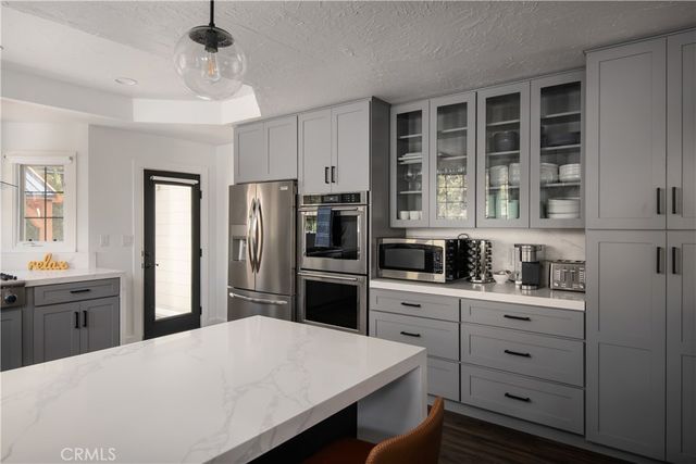 1037 Beaver, Lake Arrowhead, CA 92352