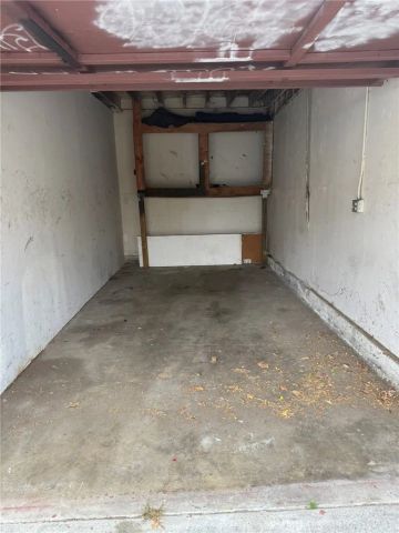 2942 W Floyd Avenue, Anaheim, CA 92804