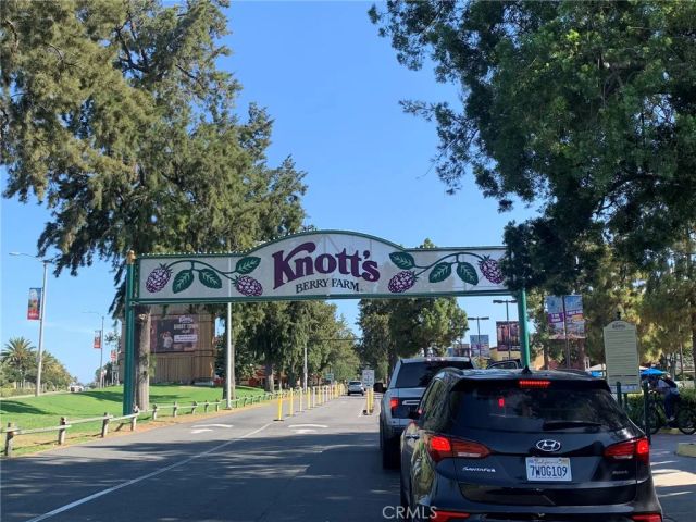 2942 W Floyd Avenue, Anaheim, CA 92804