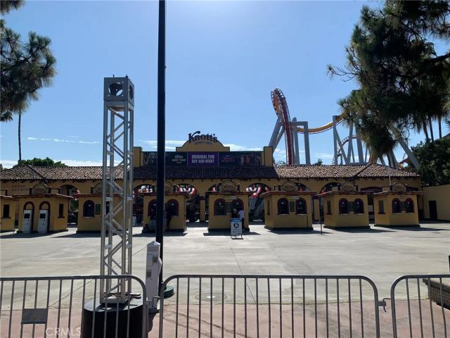 2942 W Floyd Avenue, Anaheim, CA 92804