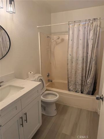 2942 W Floyd Avenue, Anaheim, CA 92804