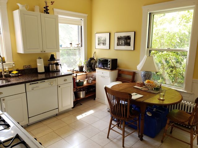 6 Fairview St 1, Boston, MA 02131