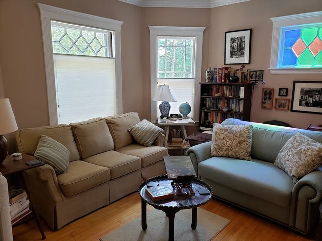 6 Fairview St 1, Boston, MA 02131