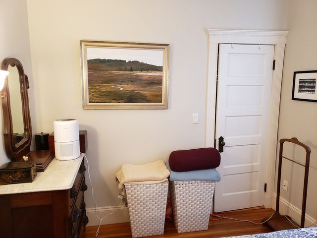 6 Fairview St 1, Boston, MA 02131