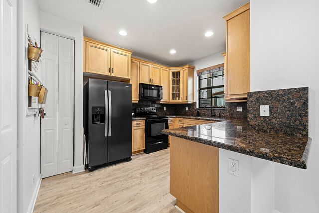 242 E Chrystie Circle, Delray Beach, FL 33484