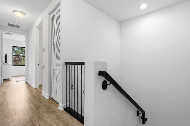 242 E Chrystie Circle, Delray Beach, FL 33484