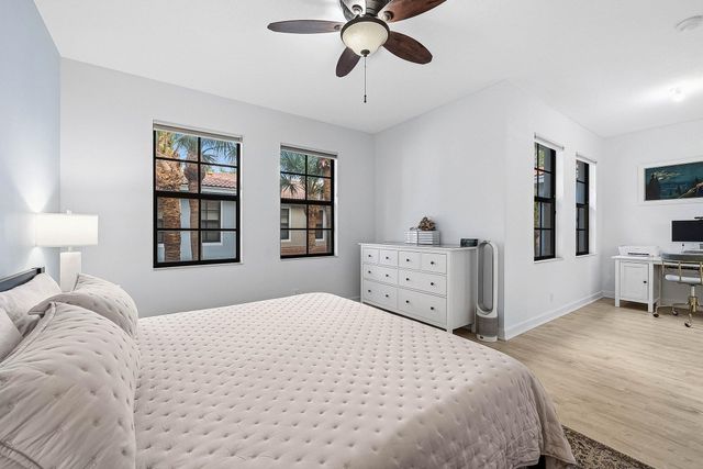 242 E Chrystie Circle, Delray Beach, FL 33484