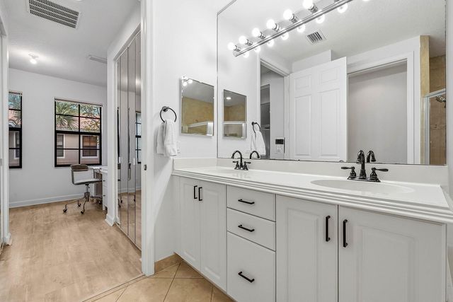 242 E Chrystie Circle, Delray Beach, FL 33484