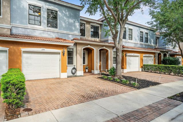 242 E Chrystie Circle, Delray Beach, FL 33484