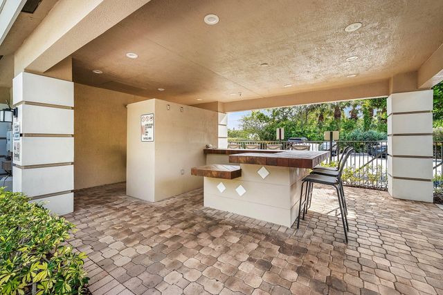 242 E Chrystie Circle, Delray Beach, FL 33484