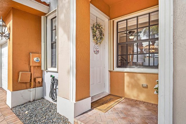 242 E Chrystie Circle, Delray Beach, FL 33484