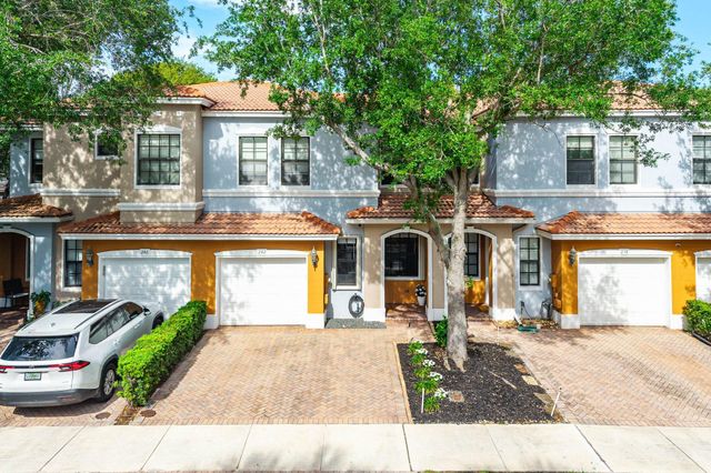 242 E Chrystie Circle, Delray Beach, FL 33484