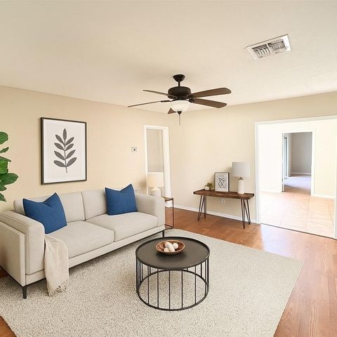 4822 Meadow Park Drive, Houston, TX 77048