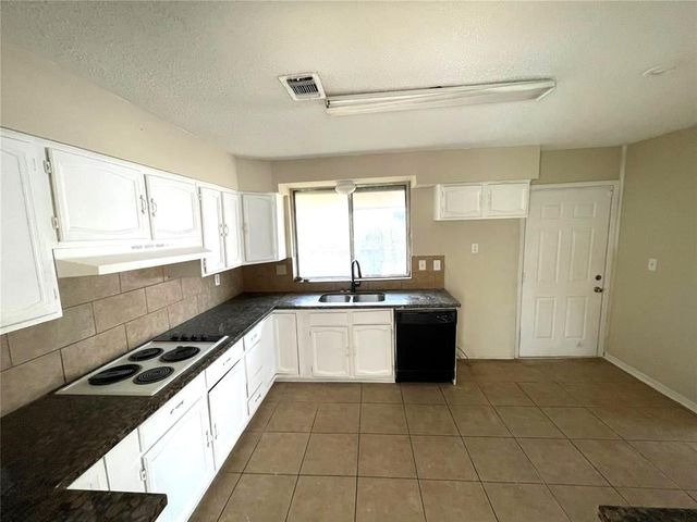 4822 Meadow Park Drive, Houston, TX 77048