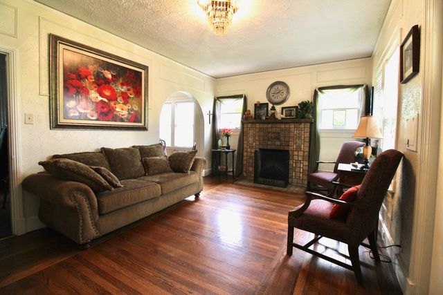 1217 S Monroe Street, San Angelo, TX 76901
