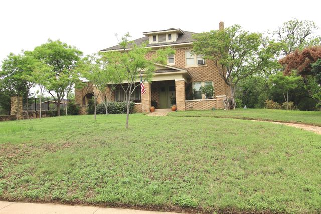 1217 S Monroe Street, San Angelo, TX 76901