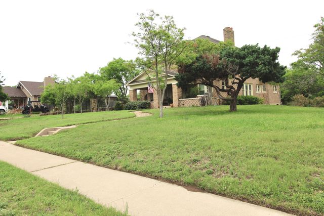 1217 S Monroe Street, San Angelo, TX 76901