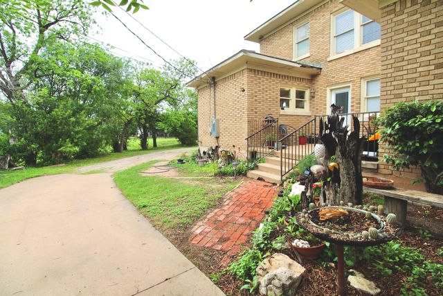 1217 S Monroe Street, San Angelo, TX 76901