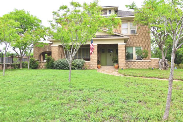 1217 S Monroe Street, San Angelo, TX 76901