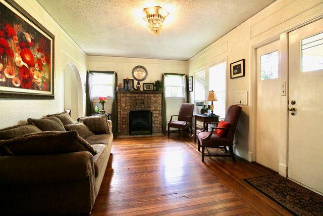 1217 S Monroe Street, San Angelo, TX 76901