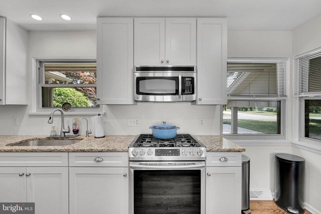 251 N RIVER DR, Pennsville, NJ 08070