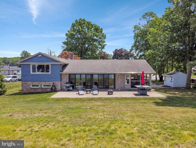 251 N RIVER DR, Pennsville, NJ 08070