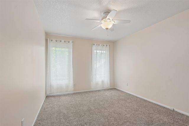 5549 Kensington Circle, Johnston, IA 50131