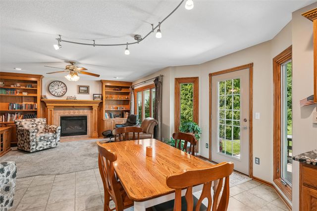 5549 Kensington Circle, Johnston, IA 50131