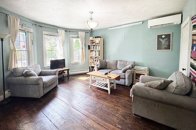 8 May Street, Beverly, MA 01915