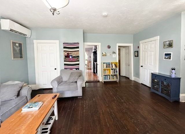 8 May Street, Beverly, MA 01915