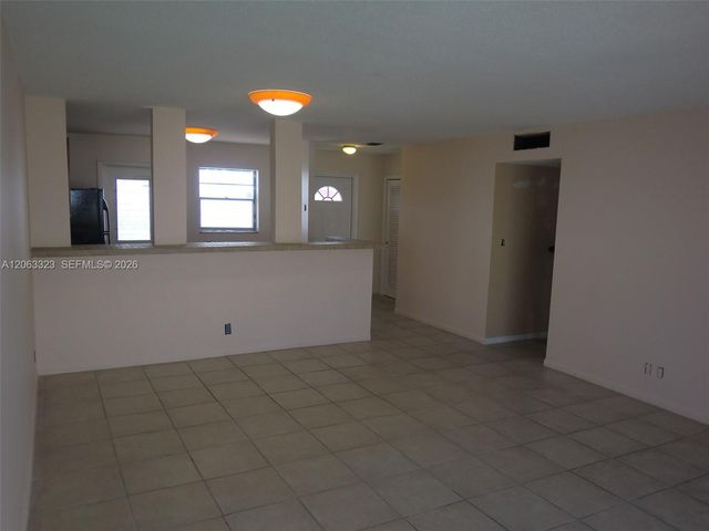 218 NE 12th Ave 507, Hallandale Beach, FL 33009