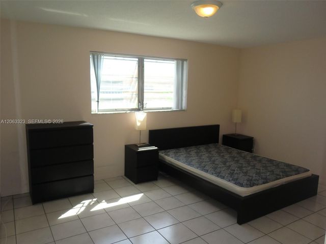 218 NE 12th Ave 507, Hallandale Beach, FL 33009